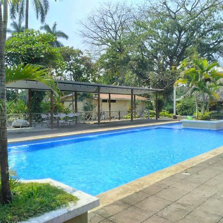 רטאלולאו Hotel La Colonia מראה חיצוני תמונה