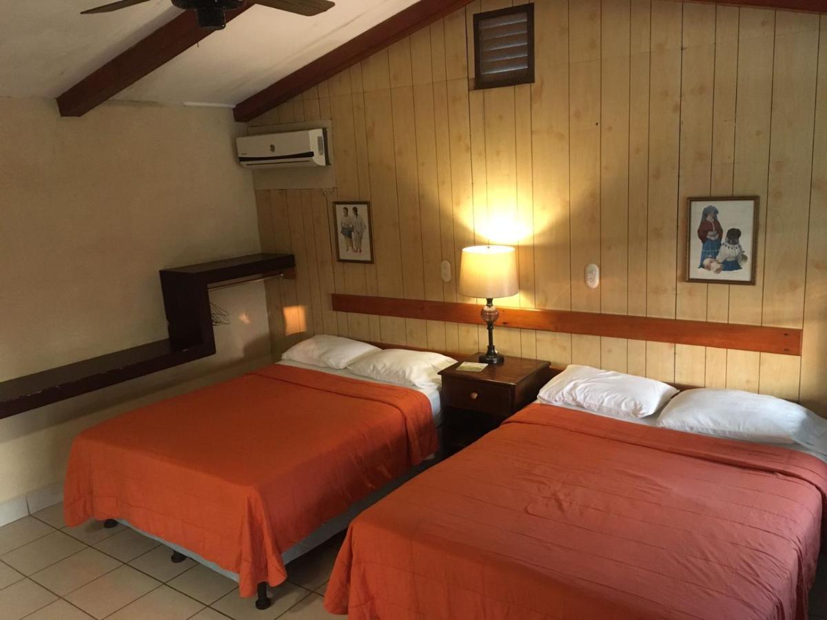 רטאלולאו Hotel La Colonia מראה חיצוני תמונה