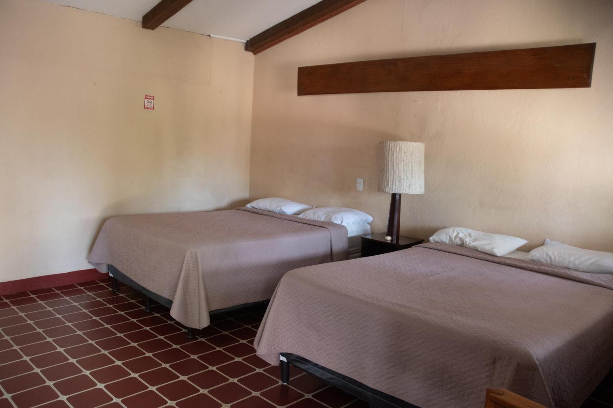 רטאלולאו Hotel La Colonia מראה חיצוני תמונה